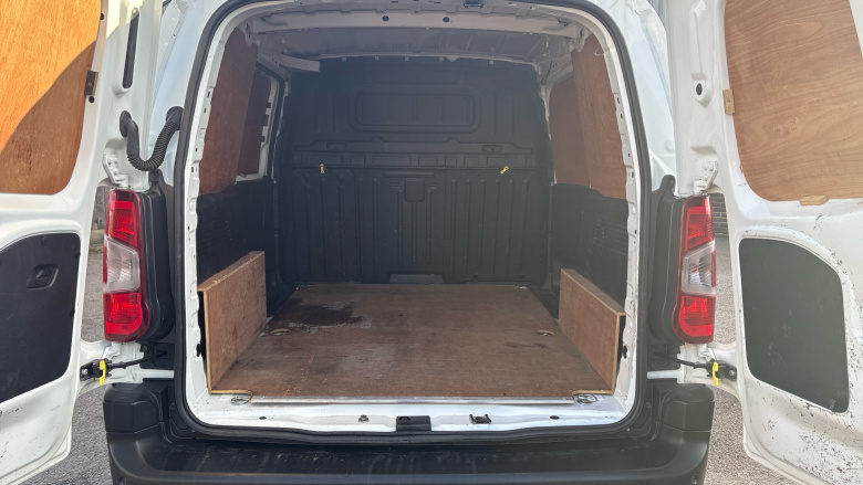 Peugeot Partner Standard Diesel 1000 1.5 BlueHDi 100 Professional Van